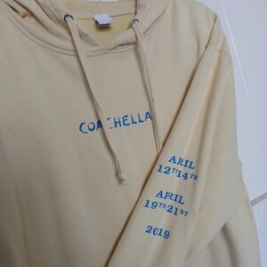 Coachella Hoodie 2019 Pullover Sweatshirt Official Lineup Medium Pale Yellow *